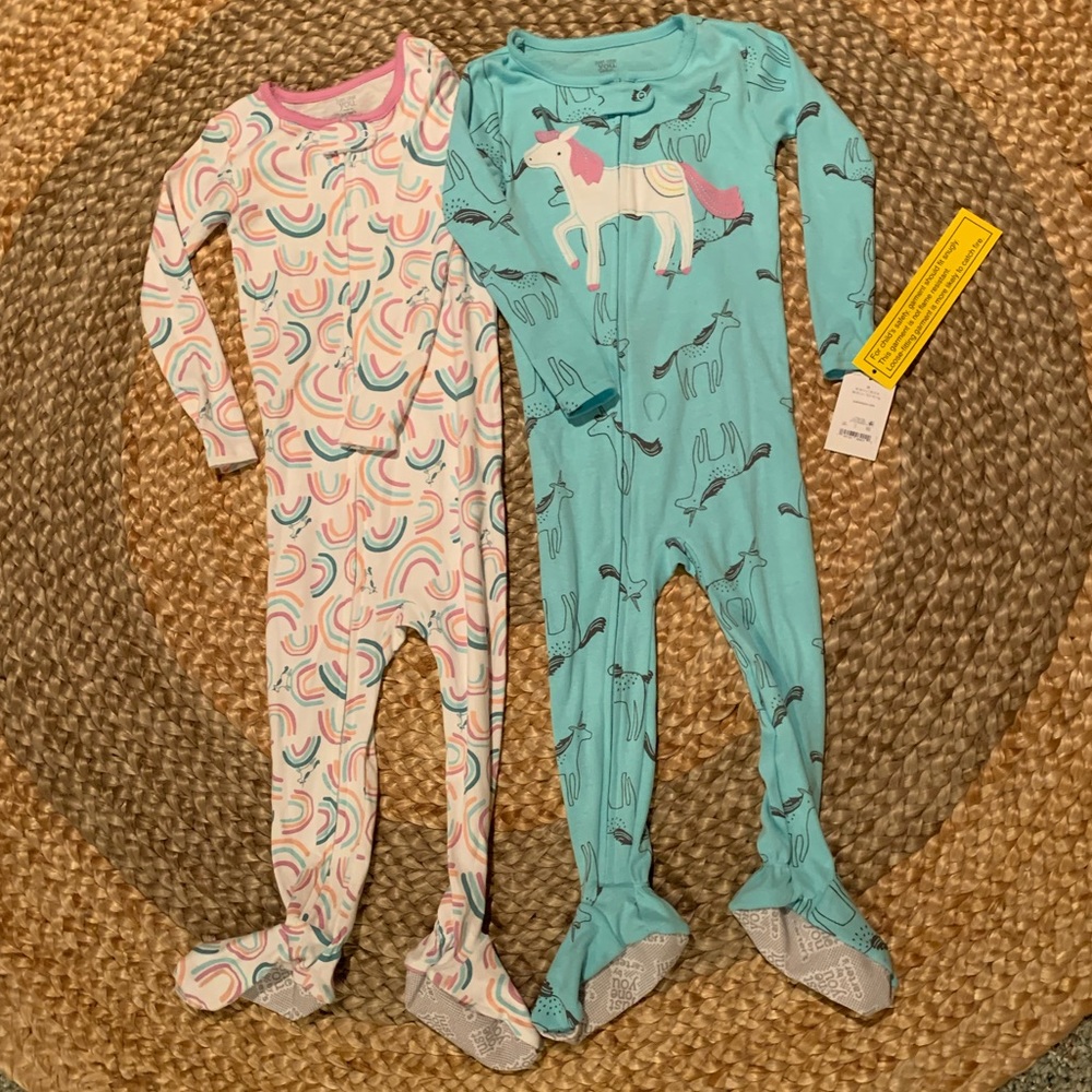 NWT UNICORN RAINBOW FOOTIE PAJAMA SET OF 2 2T